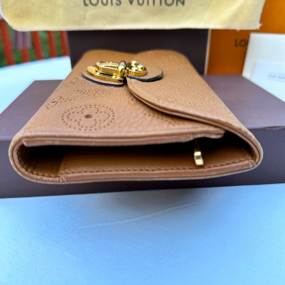 🔥Authentic Louis Vuitton Marina Wallet🔥 - Picture 8 of 9